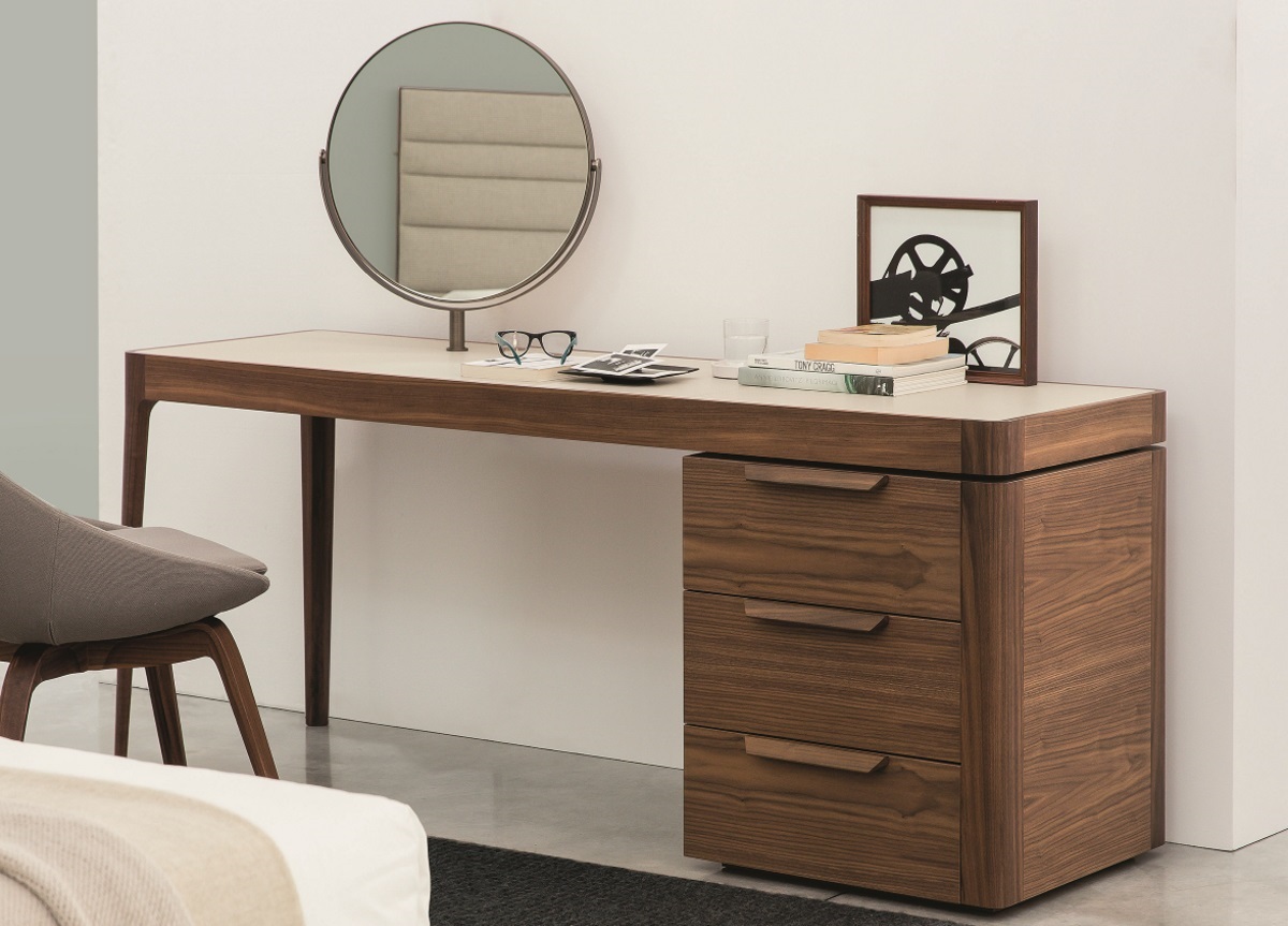 Dressing Table Jati, Jual Dressing Table Jati, Harga Dressing Table Jati, Dressing Table Jati Murah, model dressing table, desain dressing table, meja rias sederhana, meja rias kayu, meja rias minimalis, meja rias jati, meja rias dengan laci, meja rias kaca, jual meja rias, harga meja rias, meja rias murah, meja make up, dresser solid, dressing bedroom, produsen meja rias, supplier meja rias, sobat furniture jepara, furniture jati, mebel jepara, mebel jati